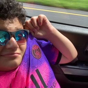 Meet your Posher, Victor